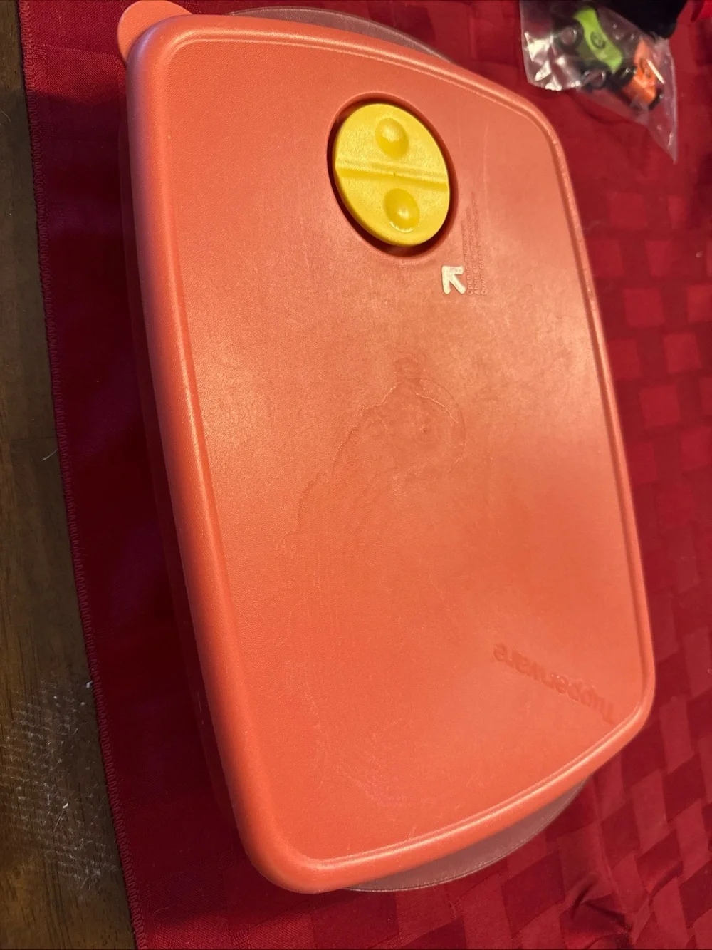 Tupperware rock & serve Storage Container with Yellow Vent Lid